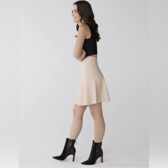 🔥BCBGMaxaria🔥 | Ingrid a-line high waisted skirt in bare pink - Picture 2 of 13